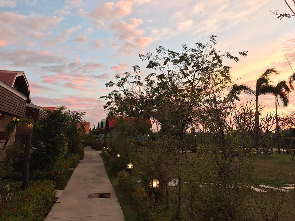 Baan Tor Mai Resort Suphan Buri Exterior photo